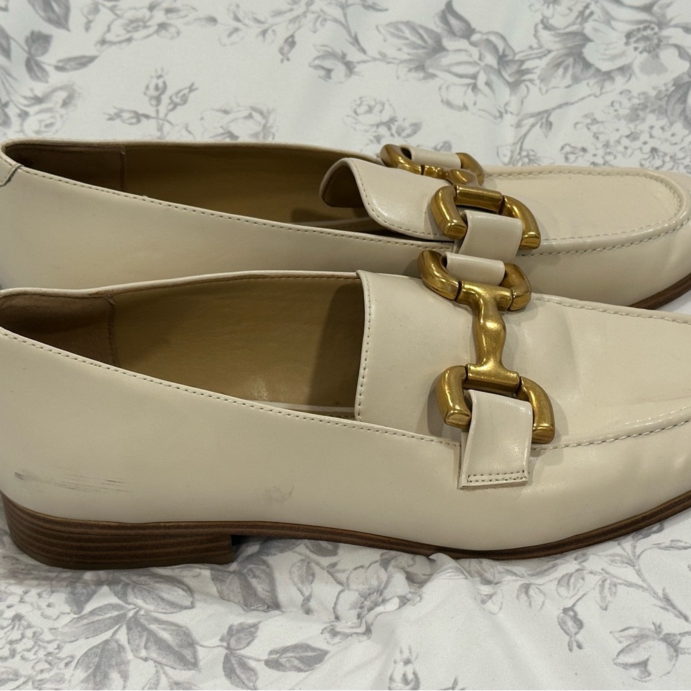 Nine West Lilma Cream Loafers with Gold Chain